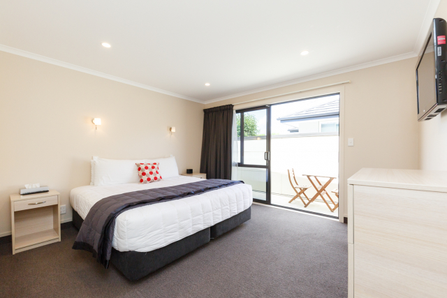 kauri_court_motel22_apartment_bedroom_4.jpg